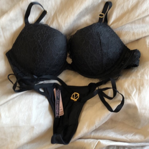 Victoria’s Secret add 2 cups bra and thong - Picture 4 of 4